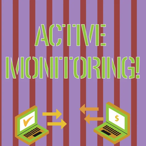 Schrijfbriefje met actieve monitoring. Zakelijke foto showcasing demonstreren de leiding uit te gaan en te controleren werkomstandigheden Pijl pictogrammen tussen twee laptop valuta 's Aanmelden en controleren pictogrammen. — Stockfoto