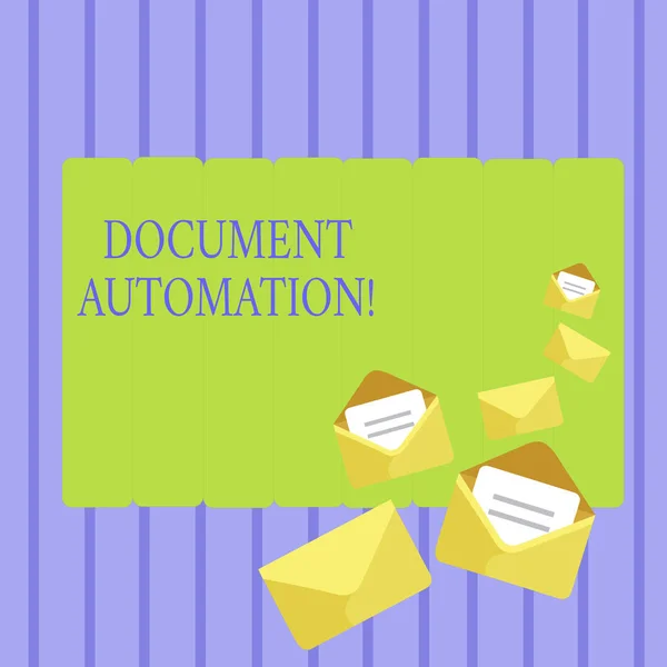 Schrijfnotitie met documentautomatisering. Business photo showcasing workflows die helpen bij het maken van elektronisch document Gesloten en open enveloppen met brief over kleurenschrijfwaren. — Stockfoto