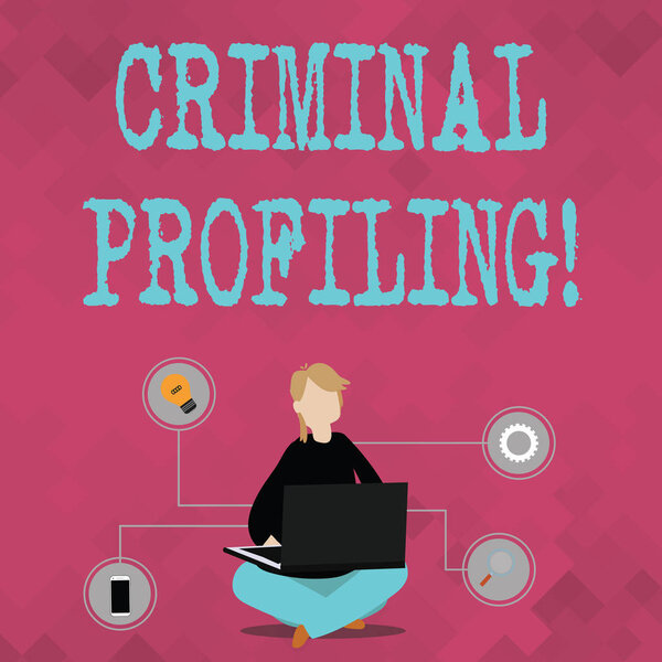 Записка о криминальном профилировании. Разработка профилей для преступников, которые еще не поймали женщину, сидящую со скрещенными ногами на полу, просматривая ноутбук
.