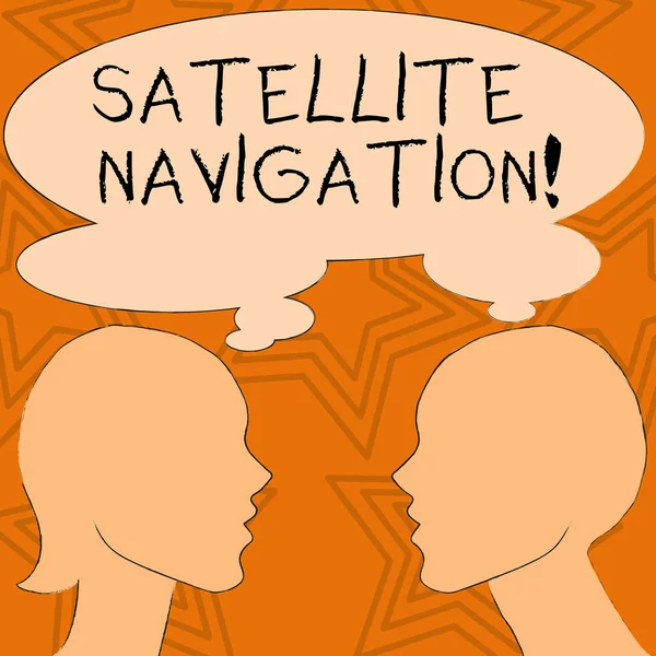 Note d'écriture montrant la navigation par satellite. Système de présentation de photos d'affaires offrant un positionnement géospatial autonome Silhouette Sideview Profile of Man and Woman Thought Bubble . — Photo