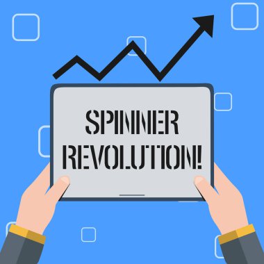 El yazısı metin Spinner Devrimi. Kavramı stres rahatlatmak ve anksiyete El Siyah Progressive Arrow Altında Boş Ekran Tablet Tutma ile başa çıkmak yardımcı bir oyuncak anlamına Yukarı Gidiyor.