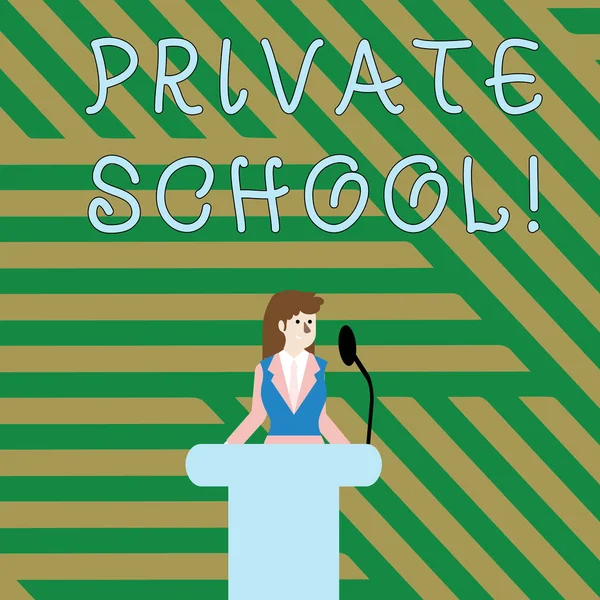 Tekst teken dat de privé school weergeeft. Conceptuele foto een onafhankelijke school ondersteund volledig door de betaling van vergoedingen zakenvrouw die achter podium rostrum spreekt op draadloze microfoon. — Stockfoto