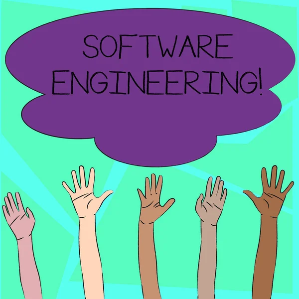 Ordskrivning text Software Engineering. Affärsidé för att tillämpa teknik för utveckling av programvara Multiracial mångfald Hands Raising Upward Nå för färgglada Big Cloud. — Stockfoto