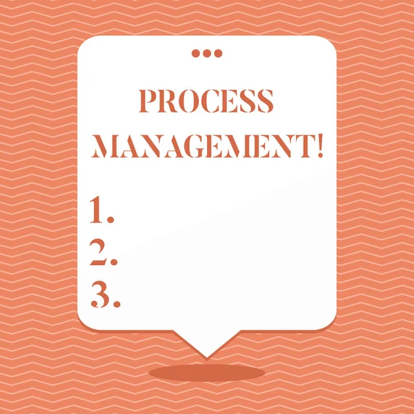 プロセス管理を示す概念的な手書き入力。ビジネス写真は、組織との整列プロセスを示す戦略的な目標は、上にパンチ穴で浮かぶ空白のスピーチバルーンです. — ストック写真