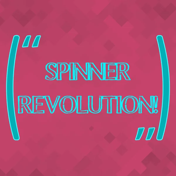 Texto de caligrafia Spinner Revolution. Conceito que significa um brinquedo que ajuda a aliviar o estresse e lidar com a ansiedade Rosy Pink Monocromático quadrado malha sem costura padrão de grade para o projeto técnico . — Fotografia de Stock