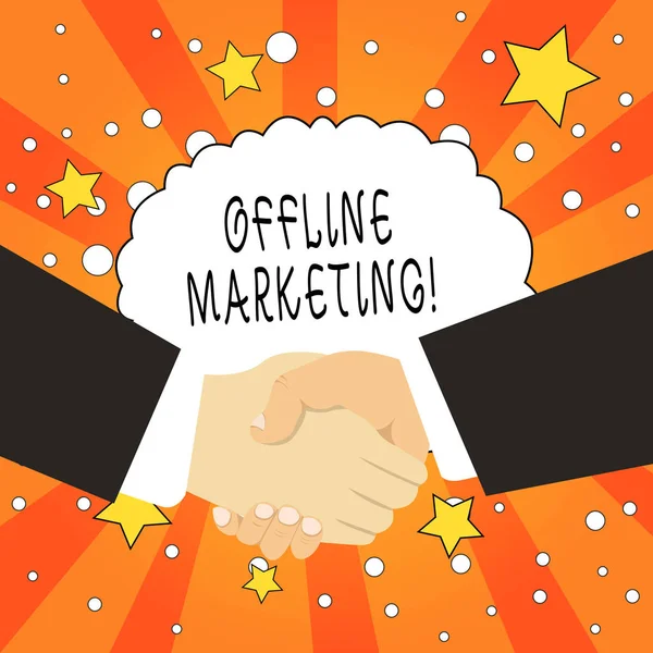 Scrittura di testi di Word Offline Marketing. Concetto di business per la strategia pubblicitaria pubblicata al di fuori di Internet . — Foto Stock