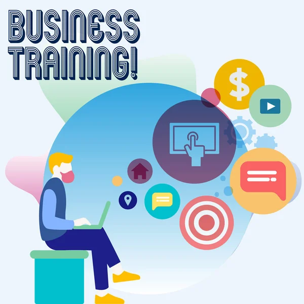 Word pisanie tekstu Business Training. Koncepcja biznesowa dla zwiększenia wiedzy i umiejętności siły roboczej Człowiek siedzi z laptopem na kolanach i ikony kierowcy Seo na pustej przestrzeni. — Zdjęcie stockowe