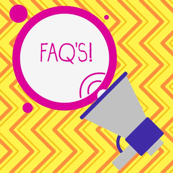 Написання нотаток показані FAQ с. бізнес-фото демонстрація переліку запитань та відповідей щодо конкретної тематики. — стокове фото