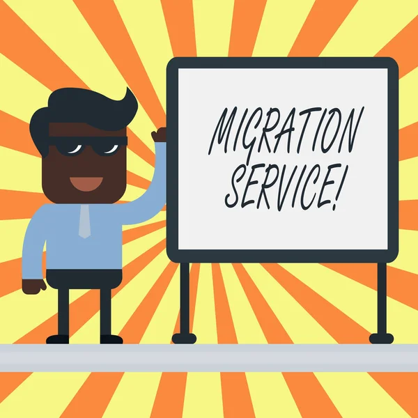 Textový znak zobrazující službu migrace. Koncepční přesun dat společnosti k poskytovatelům shlukovacích služeb. — Stock fotografie