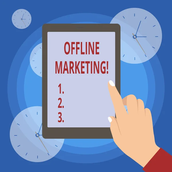 Handgeschreven tekst die offline marketing schrijft. Concept betekent reclamestrategie gepubliceerd buiten het Internet. — Stockfoto