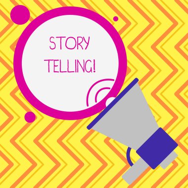 Hikaye Anlatımı'nı gösteren not yazmak. Bunları herkese açık olarak yayınlamak için hikayeler yazma etkinliği gösteren iş fotoğrafı.