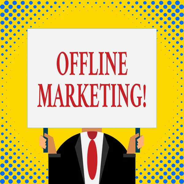 Scrittura di testi di Word Offline Marketing. Concetto di business per la strategia pubblicitaria pubblicata al di fuori di Internet . — Foto Stock
