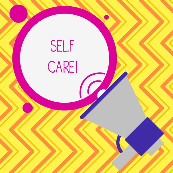 Escrevendo nota mostrando Self Care. Foto de negócios mostrando a prática de tomar medidas para preservar ou melhorar a própria saúde . — Fotografia de Stock