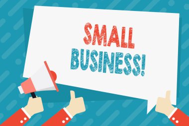 Small Business'ı gösteren metin işareti. Kavramsal fotoğraf daha az çalışanı olan özel şirketler El Holding Megafon ve Metin Balon ile Diğer İki Gesturing Thumbs Up.