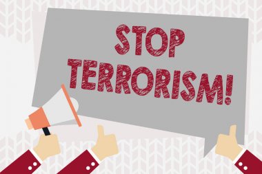 Terörizmi Durdur'u gösteren bir metin işareti. Kavramsal fotoğraf Şiddet El Holding Megafon ve Metin Balon ile Diğer İki Gesturing Thumbs Up ile ilgili önemli sorunları çözme.