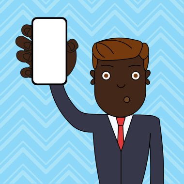 Şaşkın veya Şaşırmış Erkek Ofis Çalışanı veya İşadamı Dikey Boş Ekran Akıllı Telefon Cihazı tutuyor. Duyurular Haber Promosyonları için Yaratıcı Arka Plan