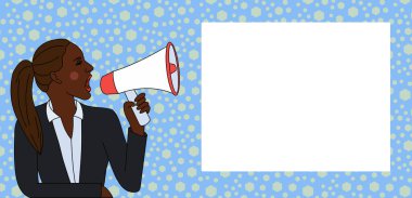 Ceketli, at kuyruklu genç kadın dikdörtgen şekilli mesaj kutusuyla Loudhailer 'a bağırıyor. Açıklamalar ve Tanıtımlar için Yaratıcı Arkaplan Alanı