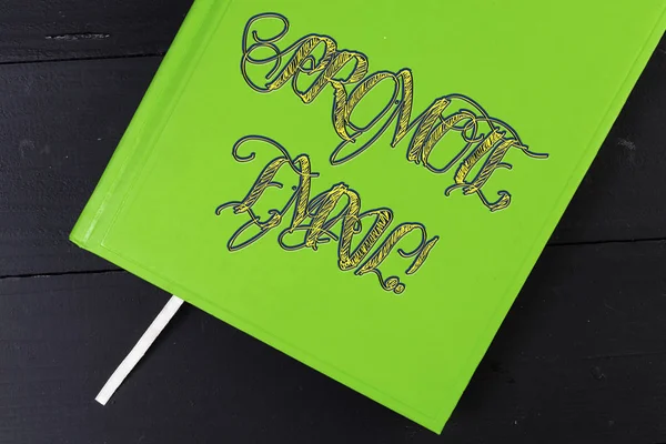 E-postayı Tanıt'ı gösteren kavramsal el yazısı. Potansiyel veya geçerli müşterilere ticari ileti ler gönderme gösteren iş fotoğrafı.