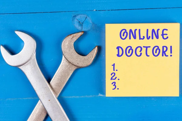Текст написання слів онлайн-доктор. Концепція бізнесу для медичних працівників надає послуги через Інтернет . — стокове фото