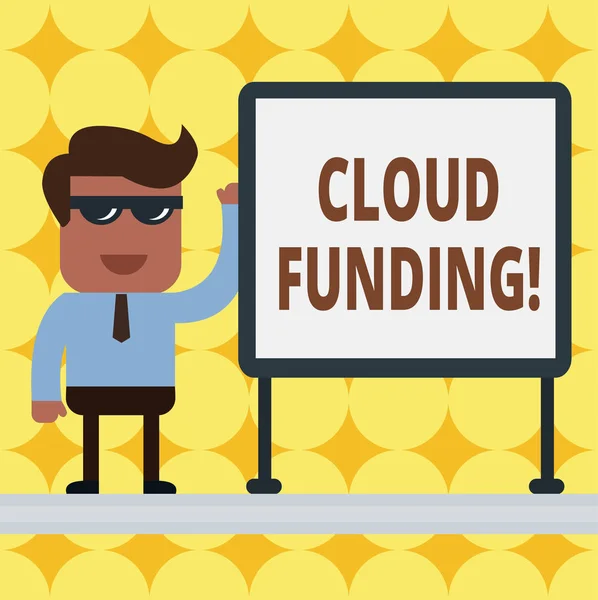Escribir nota mostrando Cloud Funding. Exhibición de fotos de negocios Los financieros combinan las redes sociales con la recaudación de fondos del proyecto . — Foto de Stock