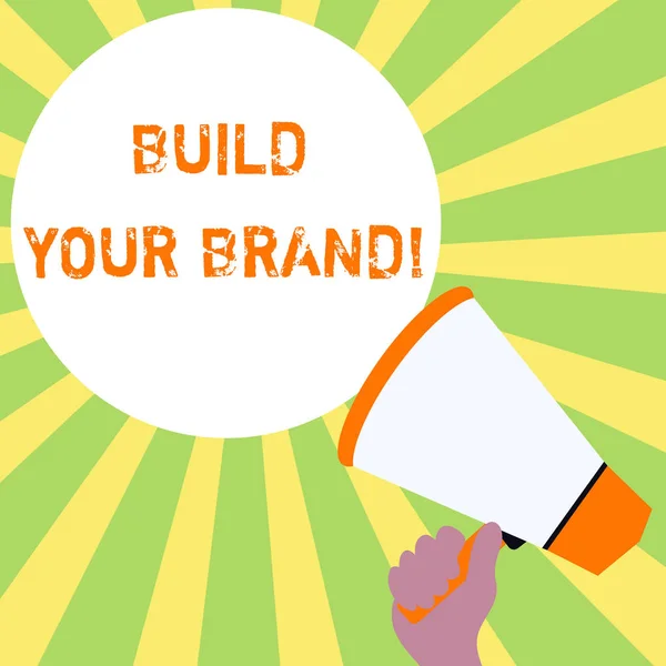 显示"打造您的品牌"的文本符号。概念照片创建或提高客户对产品的知识和意见. — 图库照片