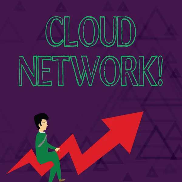 Skriver notat der viser Cloud Network. Forretningsfoto fremvisning Adgang til netværksressourcer fra centraliseret udbyder Forretningsmand med briller Ridning Crooked Arrow Pointing Up . - Stock-foto