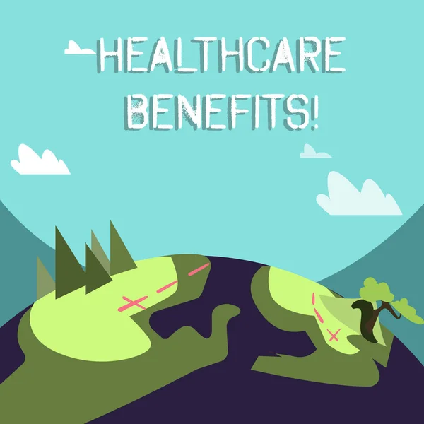 Письменный текст Healthcare Benefits Бизнес-концепция использования медицинских услуг без риска финансового краха Вид на горы с маркированной пешеходной тропой и треки для наружной рекламы . — стоковое фото