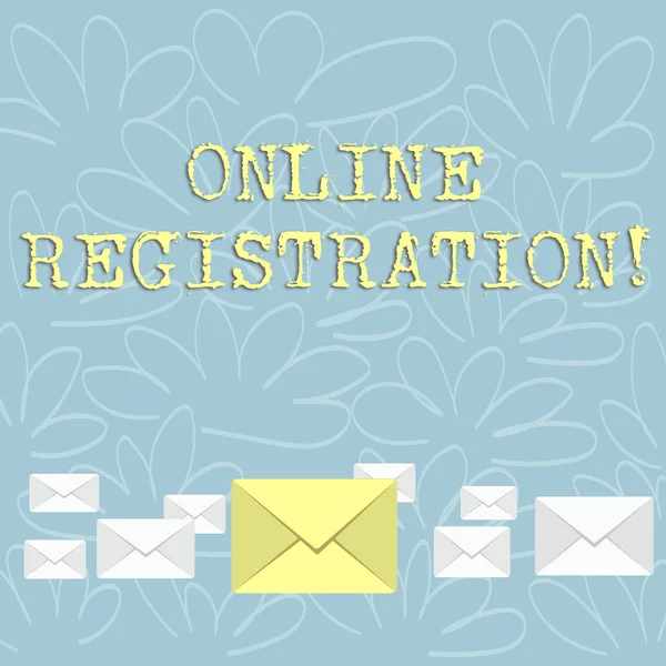 Skriftlig anteckning som visar Online Registration. Företagsfoto visa upp registrering via Internet som användare av en produkt Color Envelopes i olika storlekar med stor en i mitten. — Stockfoto