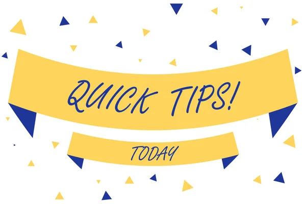 Tulisan Word Quick Tips. Konsep bisnis untuk nasihat praktis yang kecil tapi sangat berguna . — Stok Foto