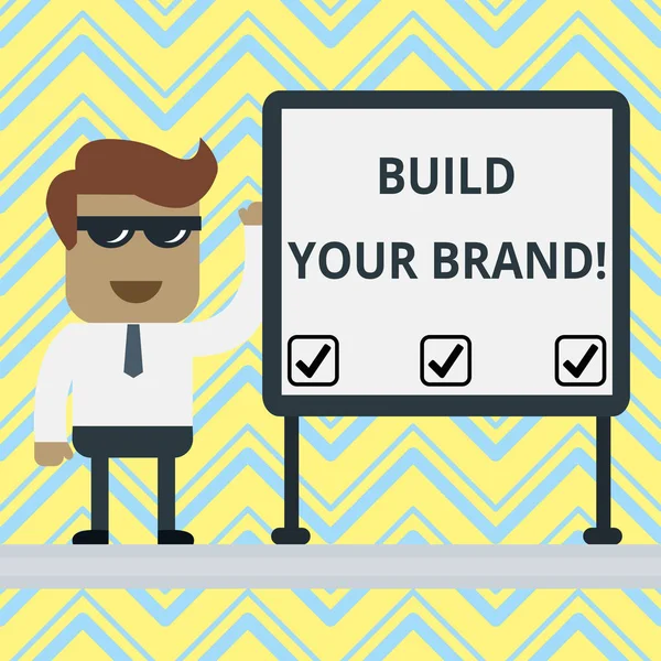 Handschrift Text bauen Sie Ihre Marke. Konzept Bedeutung schafft oder verbessert das Wissen und die Meinungen der Kunden über Produkte. — Stockfoto