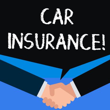 Araba sigortasını gösteren bir not yazıyorum. İş fotoğrafında, bir kaza durumunda finansal kayıplara karşı koruma gösteriliyor..