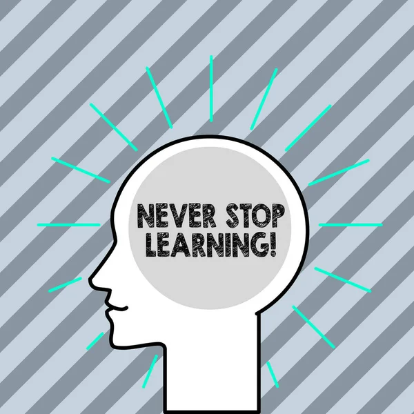 単語の書き込みテキスト学習を停止することはありません。新しい知識や教材を得るために勉強し続けるビジネスコンセプト. — ストック写真