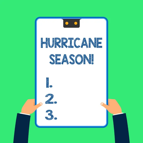 Sinal de texto a mostrar a época dos furacões. Tempo de foto conceitual em que a maioria dos ciclones tropicais deverá se desenvolver . — Fotografia de Stock