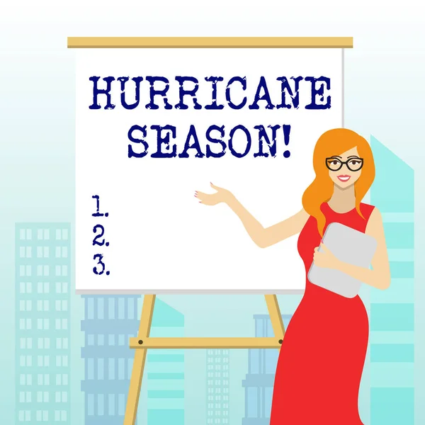 Escrevendo uma nota mostrando a temporada de furacões. Foto de negócios mostrando o tempo em que a maioria dos ciclones tropicais são esperados para desenvolver . — Fotografia de Stock