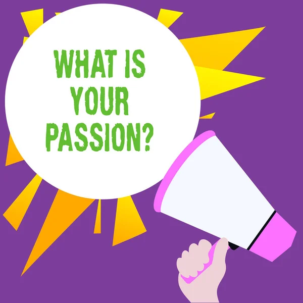 Skriva lapp som visar Vad är din passion fråga. Affärsfoto visar upp frågar om hans starka och knappt kontrollerbara känslor. — Stockfoto