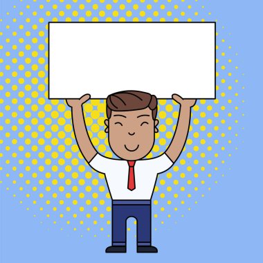 Resmi Kıyafetlerle Gülümseyen Genç Erkek Ayakta Duruyor ve İki Eliyle Büyük Boş Pankart ı Tutarak. Duyurular ve Promosyonlar için Yaratıcı Arka Plan Alanı