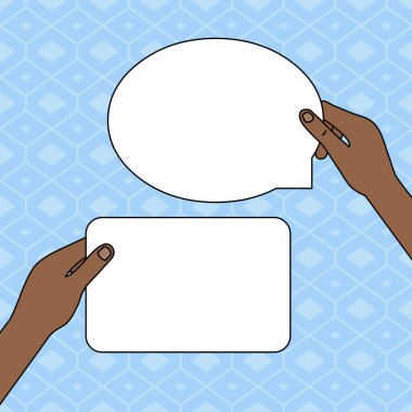 İki Boş Tablet Tutan Eller Sol Elbir Dikdörtgen Bir Sağ Bir Oval Konuşma Bubble şeklinde başka. Metin için Yaratıcı Arka Plan Alanı