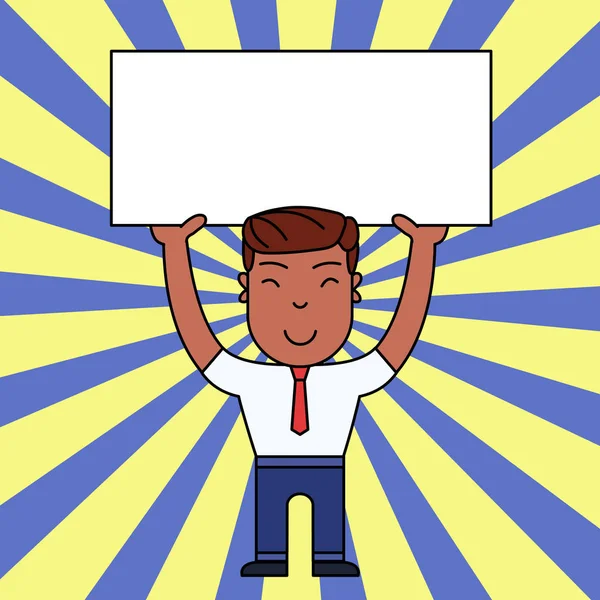 Resmi Kıyafetlerle Gülümseyen Genç Erkek Ayakta Duruyor ve İki Eliyle Büyük Boş Pankart ı Tutarak. Duyurular ve Promosyonlar için Yaratıcı Arka Plan Alanı