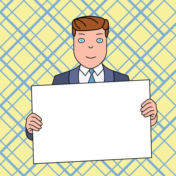 Uśmiechnięty człowiek w formalnym garniturze Holding Big blank plakat Board przed sobą z obiema rękami. Kreatywna przestrzeń w tle dla ogłoszeń i promocji — Wektor stockowy