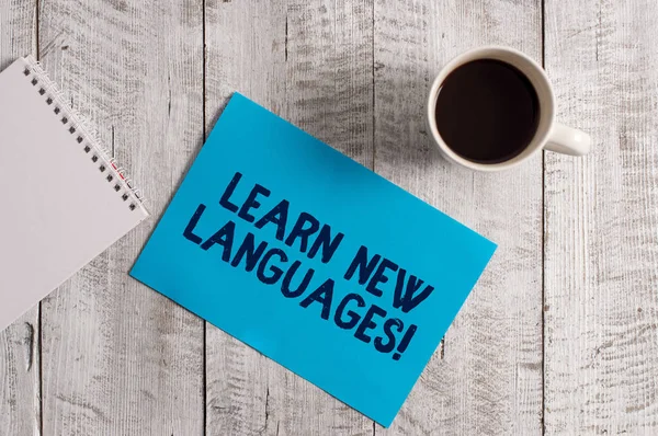 书写文字学习新的语言。 发展外语交流能力的商业概念. — 图库照片