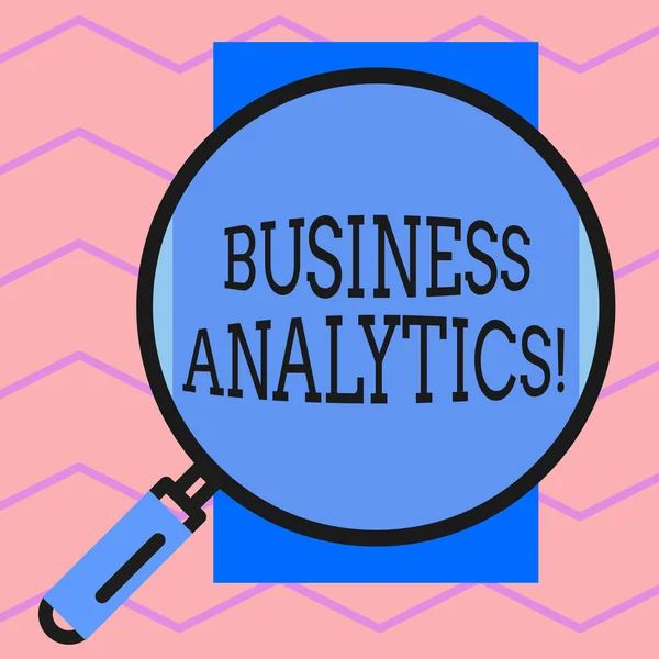 Signo de texto que muestra Business Analytics. Foto conceptual exploración metódica de una organización es datos Lupa redonda con marco de mango de hierro para hacer que el objeto se vea más grande . — Foto de Stock