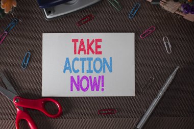 Şimdi Harekete Geç'i gösteren kavramsal el yazısı. İş fotoğraf metin bir şey resmi veya uyumlu sorunu ile hedefe ulaşmak yapmak.