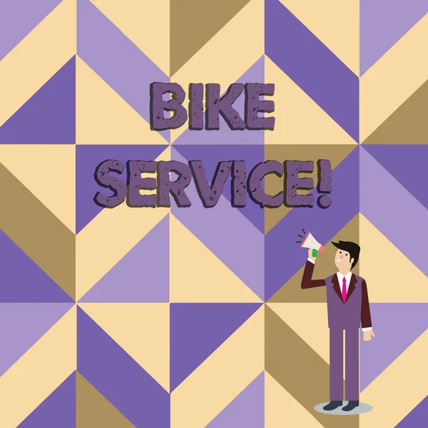 自転車サービスを示すメモを書く。最高の状態を維持するために掃除や修理自転車のメカニズムを紹介するビジネス写真ビジネスマンボリュームアイコンとメガホンを見上げ、話しています. — ストック写真