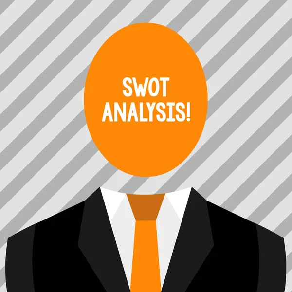 Koncepcionális kézírás a SWOT analízis bemutatásával. Üzleti fotó bemutató keretében értékelni a cég s versenyképes helyzetben szimbolikus rajz alakja Man formális suit ovális Faceles Head. — Stock Fotó