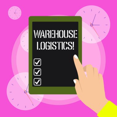 Depo Lojistiği'ni gösteren kavramsal el yazısı. İş fotoğraf parlak çivi işaret tablet ekran kapalı hem fiziksel mal ve iş Kadın El bilgi akışı vitrine.