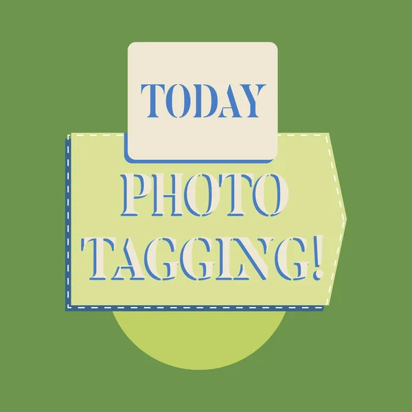 Woord schrijven tekst Foto Tagging. Zakelijk concept voor het identificeren van iemand op de foto die u deelt social media. — Stockfoto