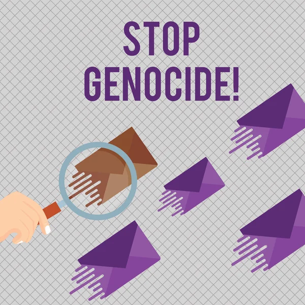 Escritura manual conceptual que muestra Stop Genocide. Foto de negocios mostrando para poner fin a los asesinatos y atrocidades de mostrar lupa en el sobre de color y otros tiene la misma sombra . — Foto de Stock