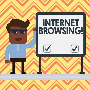 Word yazma metin Internet browsing. Hızlı bir bilgi kümesi aracılığıyla görünümlü ACT için iş konsepti Işadamı ofis Işçi güneş gözlüğü boş beyaz tahta toplantı sunumu.