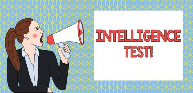 El yazısı metin yazma Intelligence test. konsept anlam testi düşünme ve neden yeteneği ölçmek için tasarlanmış genç kadın ceket Ponytail loudhailer içine çığlık dikdörtgen metin kutusu.