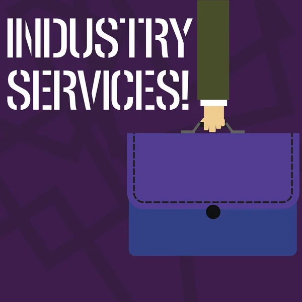 Πινακίδα κειμένου που δείχνει τις υπηρεσίες βιομηχανίας. Εννοιολογική τύπος της επιχείρησης που παρέχει υπηρεσίες στους πελάτες επιχειρηματίας χέρι που μεταφέρουν πολύχρωμο χαρτοφύλακα χαρτοφυλάκιο με βελονιά απλικέ. — Φωτογραφία Αρχείου